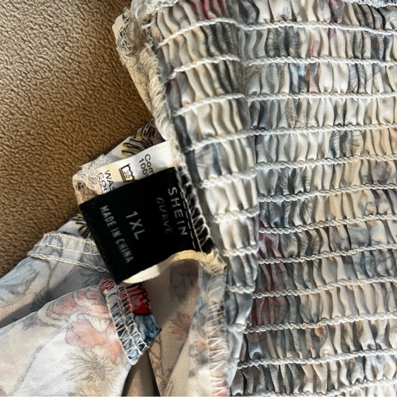 SHEIN White Floral Lace-Trim Crop Cami with Red & Blue Accents - Picture 2 of 2